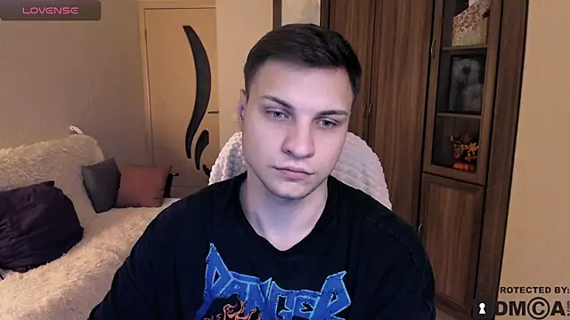 handsome guy01 online show from November 5, 2025, 3:37 pm