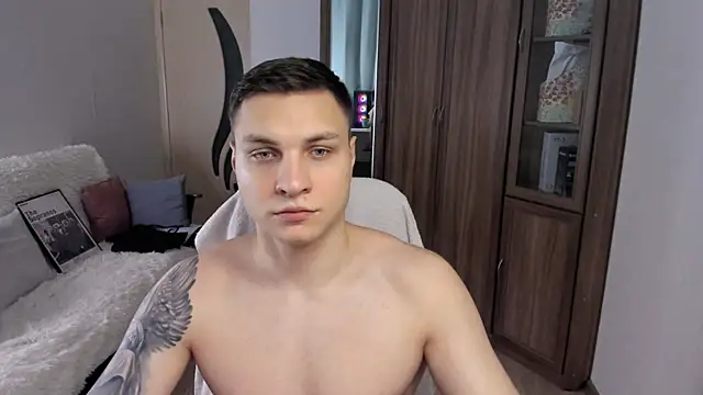 Snapshot of handsome_guy01 chatting on September 21, 2025, 12:05 am handsome guy01 online show from September 21, 2025, 12:05 am