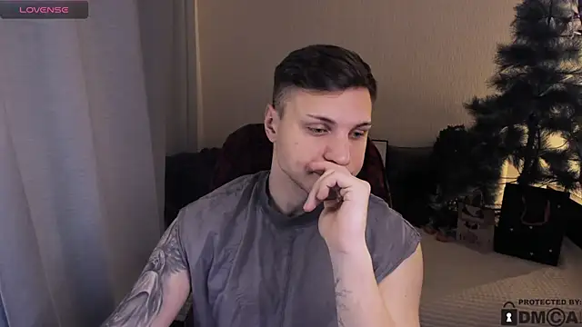 Snapshot of handsome_guy01 chatting on January 17, 2026, 12:15 am handsome guy01 online show from January 17, 2026, 12:15 am