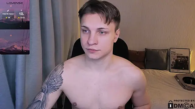 Snapshot of handsome_guy01 chatting on February 4, 2026, 12:05 am handsome guy01 online show from February 4, 2026, 12:05 am