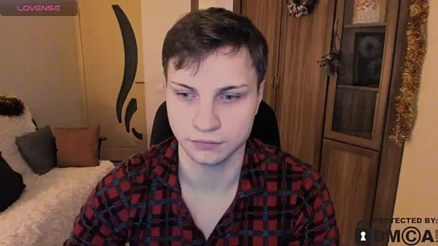 handsome guy01 online show from December 15, 2025, 10:04 pm