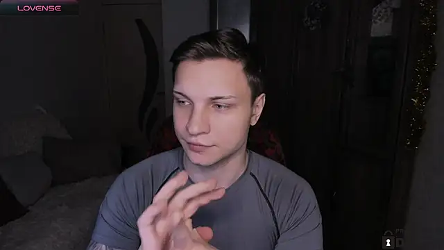 handsome guy01 online show from December 20, 2025, 1:52 am