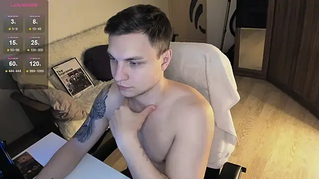 Snapshot of handsome_guy01 chatting on October 2, 2025, 4:38 am handsome guy01 online show from October 2, 2025, 4:38 am