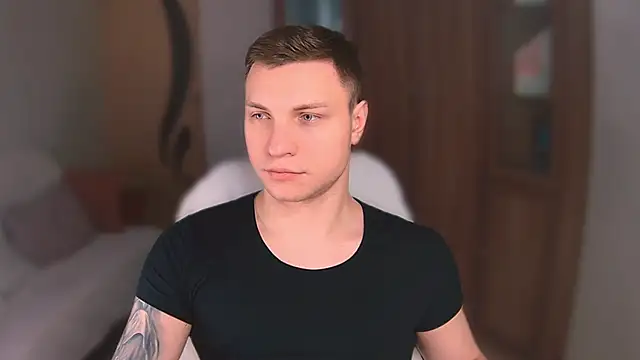 Snapshot of handsome_guy01 chatting on February 19, 2025, 4:44 am handsome guy01 online show from February 19, 2025, 4:44 am