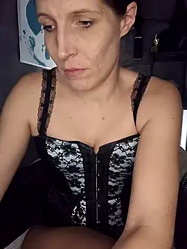 Lenchen  online show from February 18, 2025, 10:47 pm