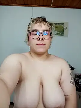 amalia love online show from November 26, 2025, 3:45 pm