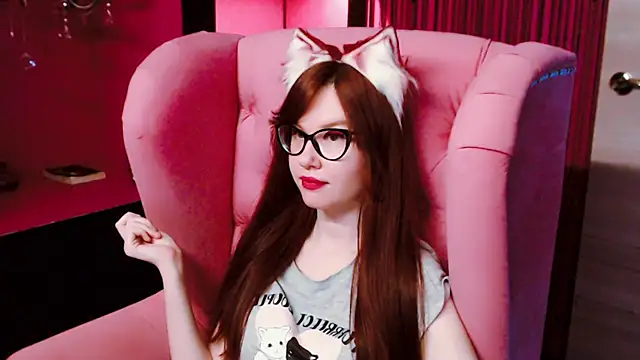 Snapshot of CarolGiggly chatting on December 4, 2024, 4:59 am CarolGiggly online show from December 4, 2024, 4:59 am