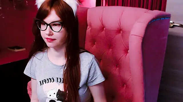 Snapshot of CarolGiggly chatting on December 1, 2024, 4:34 pm CarolGiggly online show from December 1, 2024, 4:34 pm