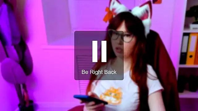 Snapshot of CarolGiggly chatting on September 23, 2025, 6:04 pm CarolGiggly online show from September 23, 2025, 6:04 pm