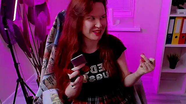 CarolGiggly online show from February 25, 2026, 7:14 pm