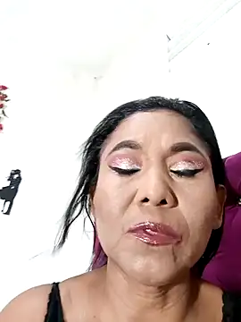 tiffany Bitch online show from November 30, 2025, 10:54 pm