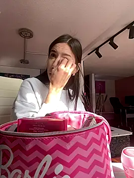 Snapshot of Praga_Pink chatting on November 21, 2025, 1:32 pm Praga Pink online show from November 21, 2025, 1:32 pm