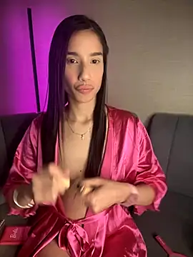 Snapshot of Praga_Pink chatting on November 13, 2025, 5:33 am Praga Pink online show from November 13, 2025, 5:33 am