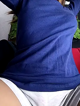 lianisrose online show from December 18, 2025, 1:00 am