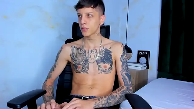 Snapshot of Adam_hard_ chatting on January 21, 2025, 7:28 pm Adam hard  online show from January 21, 2025, 7:28 pm