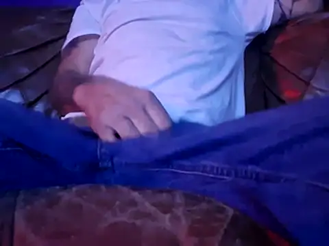 Cantufamily1979 online show from November 2, 2025, 8:41 am