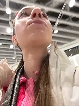 Lia  Love online show from February 13, 2025, 1:15 pm