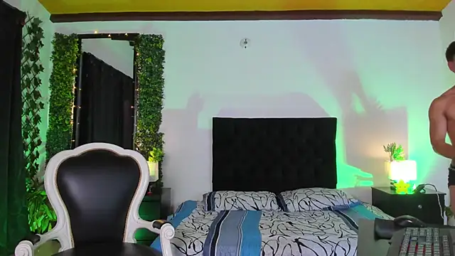 Valentino  X online show from March 14, 2025, 3:58 pm