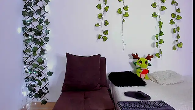 Valentino  X online show from November 5, 2025, 4:26 am