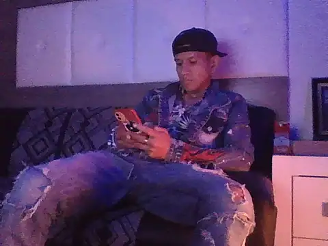 oiram27 online show from November 30, 2025, 3:24 pm