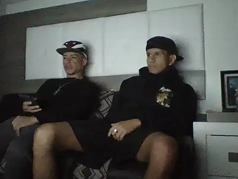 oiram27 online show from December 1, 2025, 1:34 pm