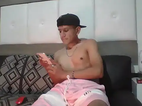 oiram27 online show from November 27, 2025, 9:21 am