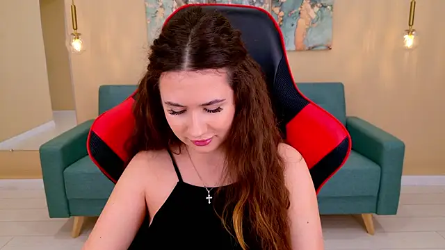 milaleoneli online show from March 12, 2025, 3:51 pm