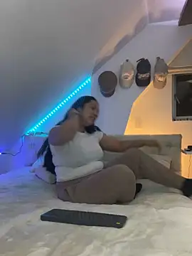 Snapshot of Scarlett_Jazmin chatting on October 7, 2025, 7:31 am Scarlett Jazmin online show from October 7, 2025, 7:31 am