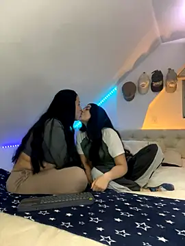 Snapshot of Scarlett_Jazmin chatting on October 8, 2025, 6:48 am Scarlett Jazmin online show from October 8, 2025, 6:48 am