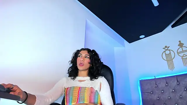 Snapshot of MiaCavallii_ chatting on February 15, 2025, 10:00 am MiaCavallii online show from February 15, 2025, 10:00 am