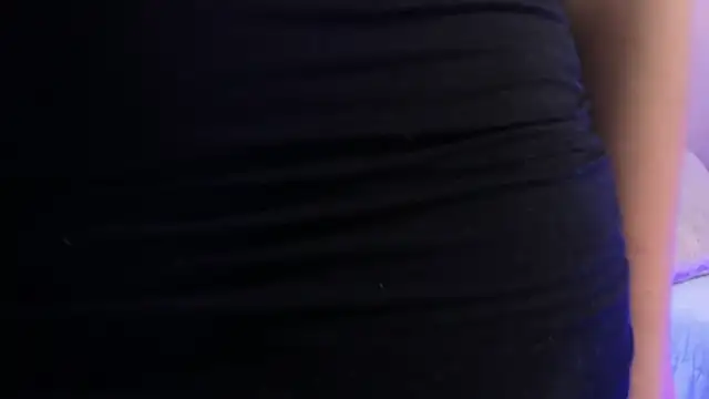 naomiii   online show from January 7, 2026, 11:37 am