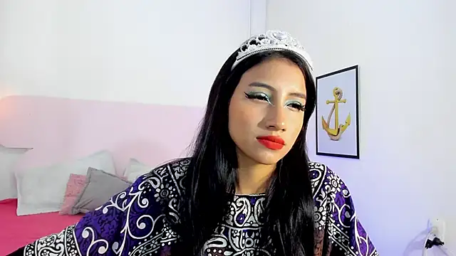 Snapshot of naomiii__ chatting on September 24, 2025, 12:22 pm naomiii online show from September 24, 2025, 12:22 pm