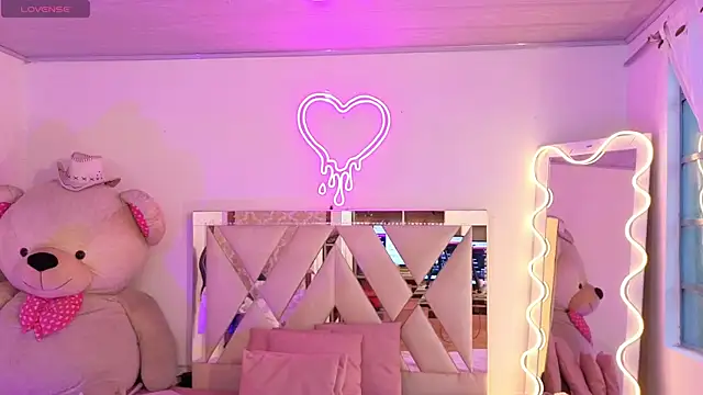 Jazmin tay online show from November 8, 2025, 11:58 am