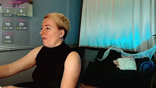 Nika Smit online show from November 2, 2025, 5:56 am