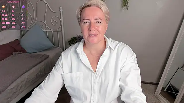 Snapshot of Nika_Smit chatting on August 7, 2026, 10:21 am Nika Smit online show from August 7, 2026, 10:21 am