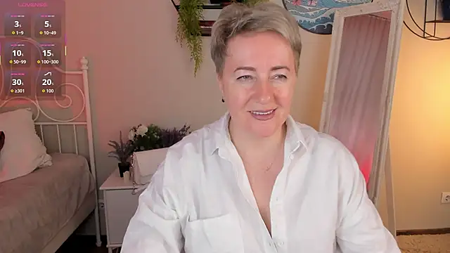 Snapshot of Nika_Smit chatting on May 16, 2026, 5:28 am Nika Smit online show from May 16, 2026, 5:28 am
