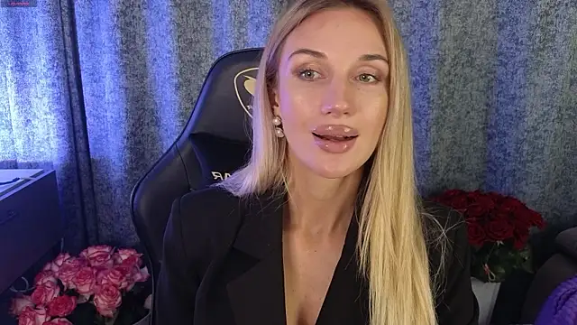 Megan Kira online show from March 9, 2026, 4:32 pm