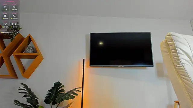 Hailey Green online show from April 16, 2026, 9:39 pm