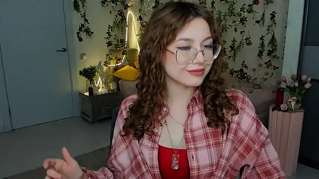 Snapshot of SereneFlame chatting on February 9, 2026, 4:05 pm SereneFlame online show from February 9, 2026, 4:05 pm