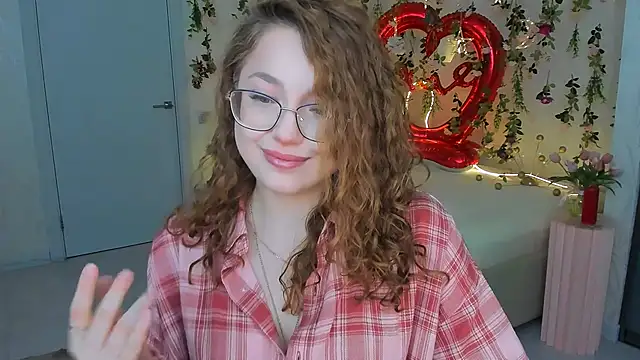 Snapshot of SereneFlame chatting on February 15, 2026, 6:07 pm SereneFlame online show from February 15, 2026, 6:07 pm