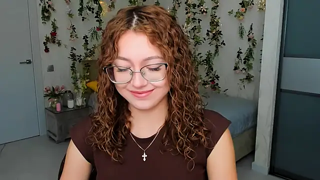 SereneFlame online show from September 19, 2025, 4:22 pm