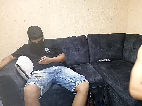 Danielraz online show from February 28, 2026, 12:43 am