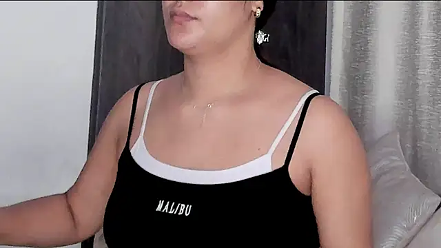 LexyRobert online show from March 11, 2025, 1:23 pm