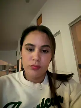 LexyRobert online show from October 2, 2025, 3:32 am