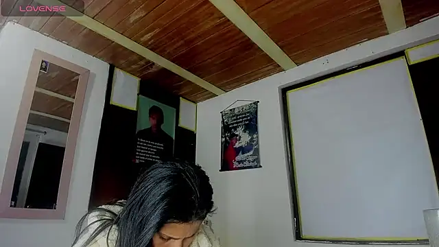 Nenita Hot  online show from September 27, 2025, 9:54 pm