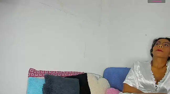 Nenita Hot  online show from March 18, 2025, 10:58 pm