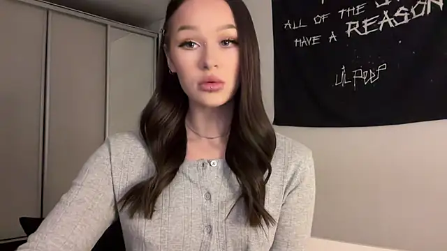 ur molly online show from November 28, 2025, 11:32 am