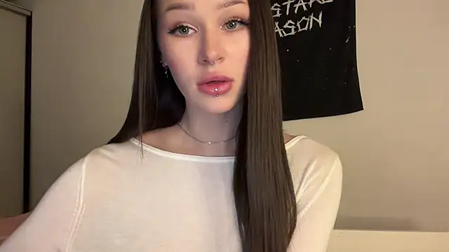 ur molly online show from November 10, 2025, 1:05 pm