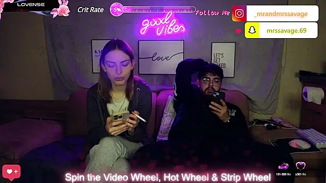 Snapshot of MrAndMrsSavage chatting on January 26, 2025, 3:36 pm MrAndMrsSavage online show from January 26, 2025, 3:36 pm