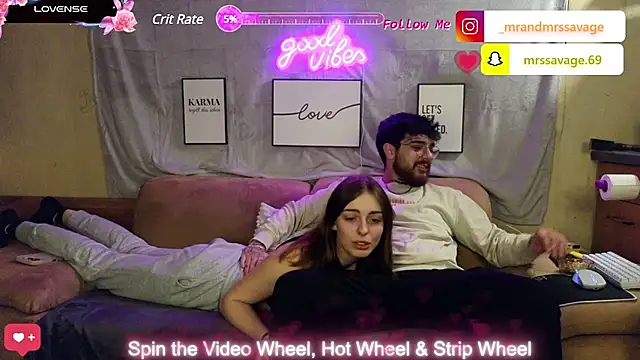 Snapshot of MrAndMrsSavage chatting on January 26, 2025, 7:52 pm MrAndMrsSavage online show from January 26, 2025, 7:52 pm